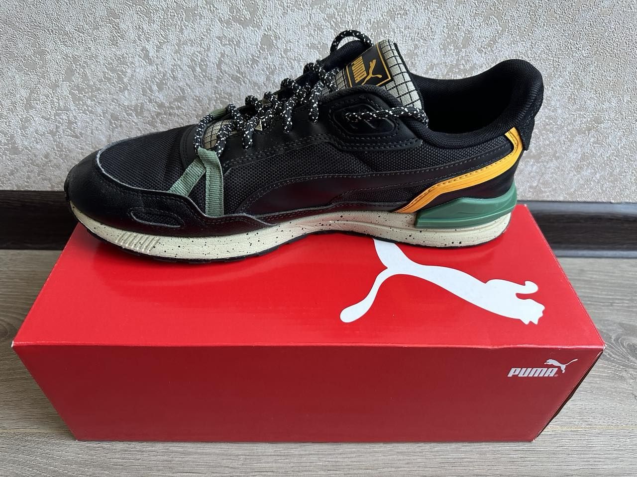 Продам мужские оригинальные кроссовки фирмы Puma