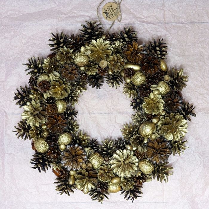 Wieniec wianek świąteczny naturalny z szyszek i orzechów #9