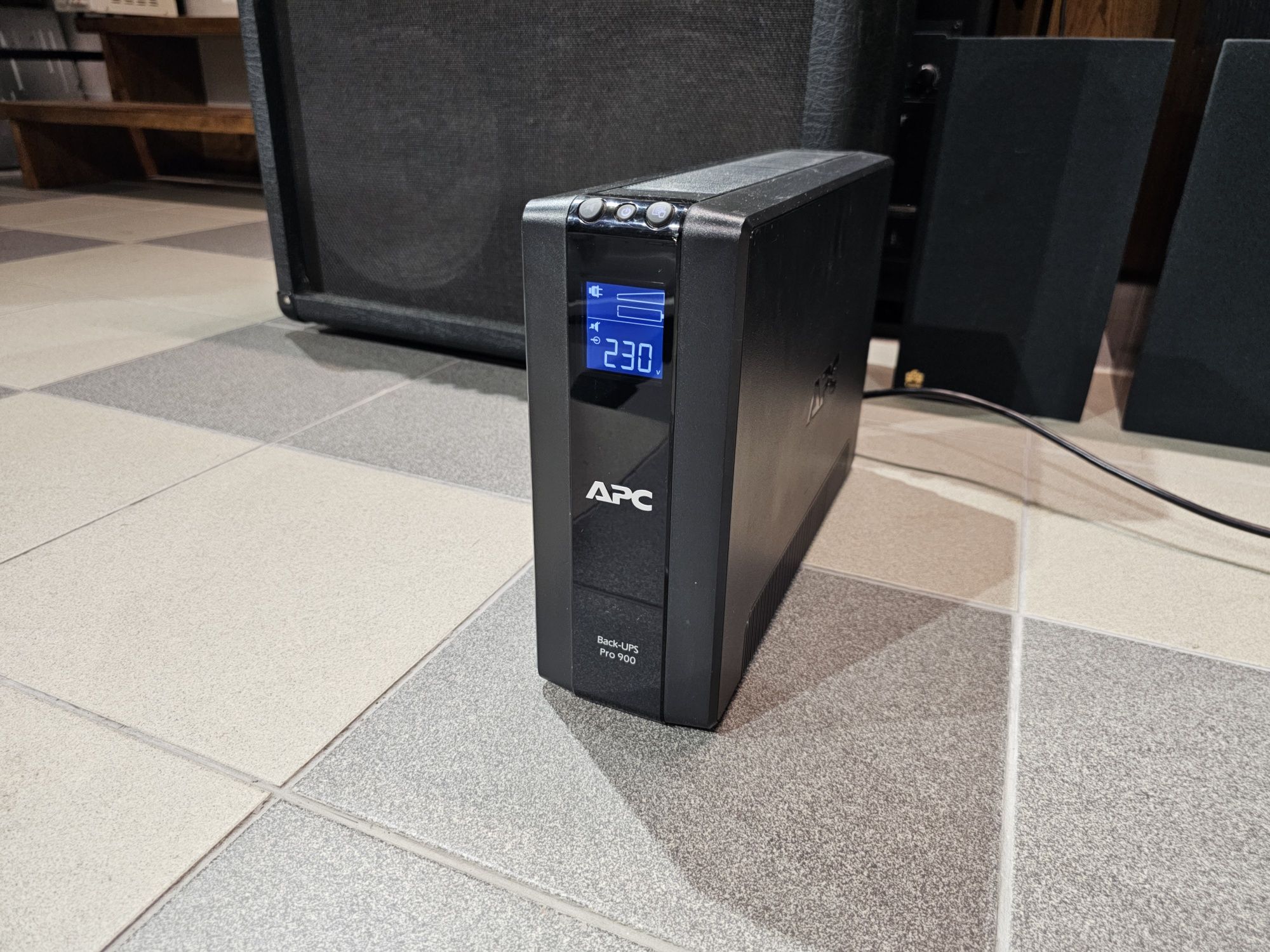 ДБЖ APC Back-UPS Pro 900VA