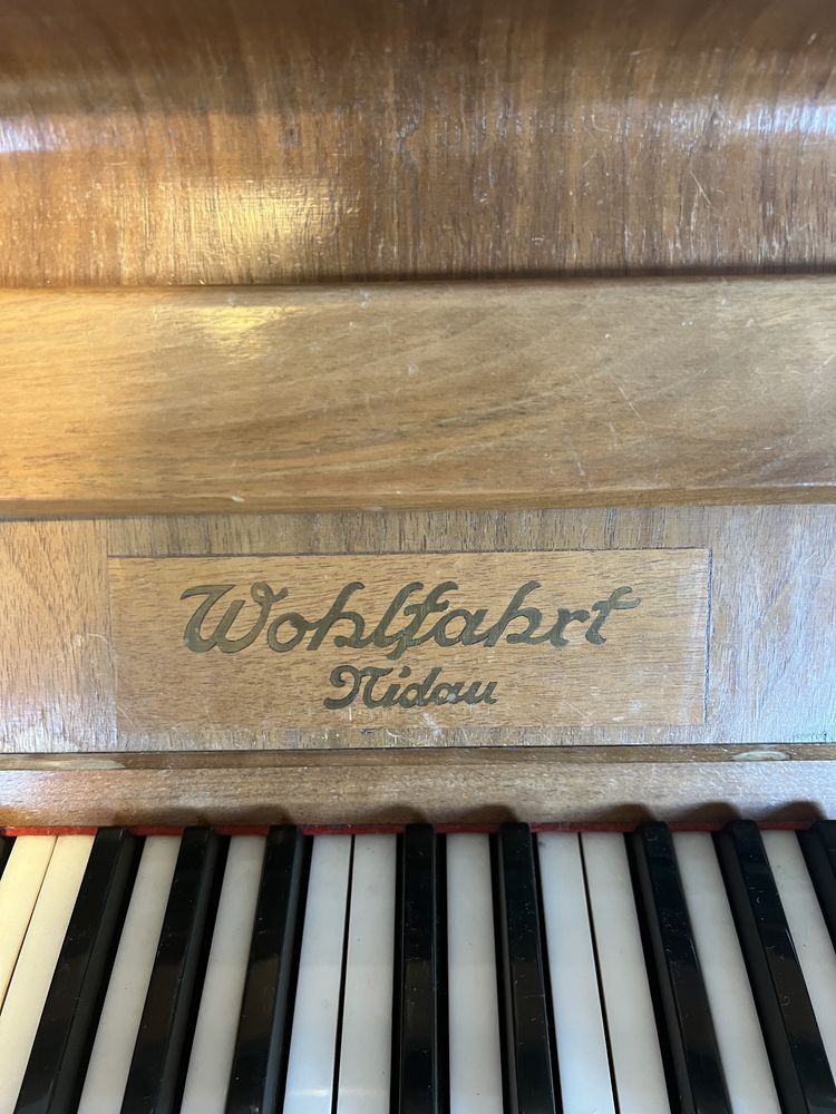 Piano Vertical Wohlfahrt Nidau