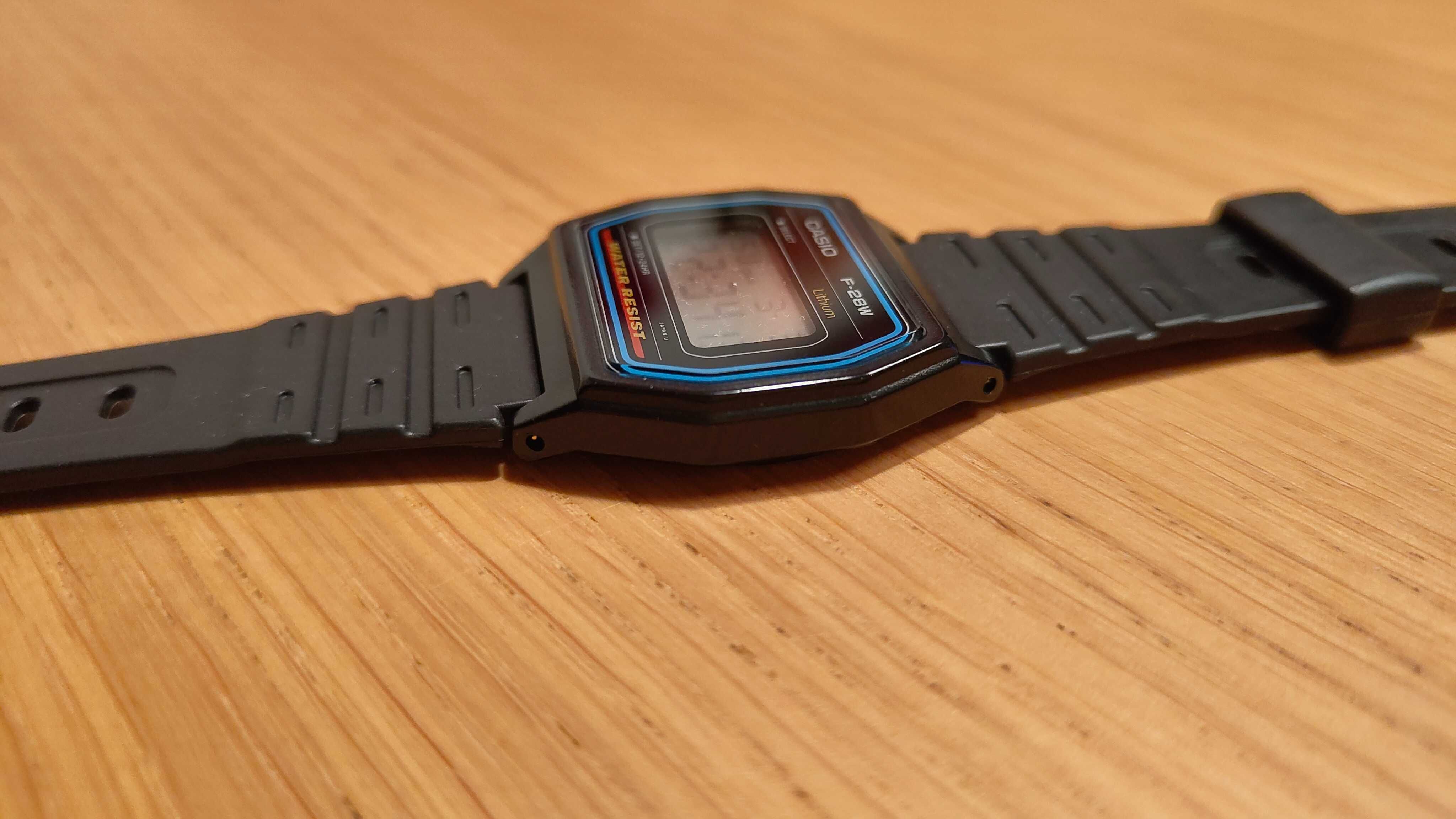 Zegarek Casio F-28W oryginał Made in Japan lata 90