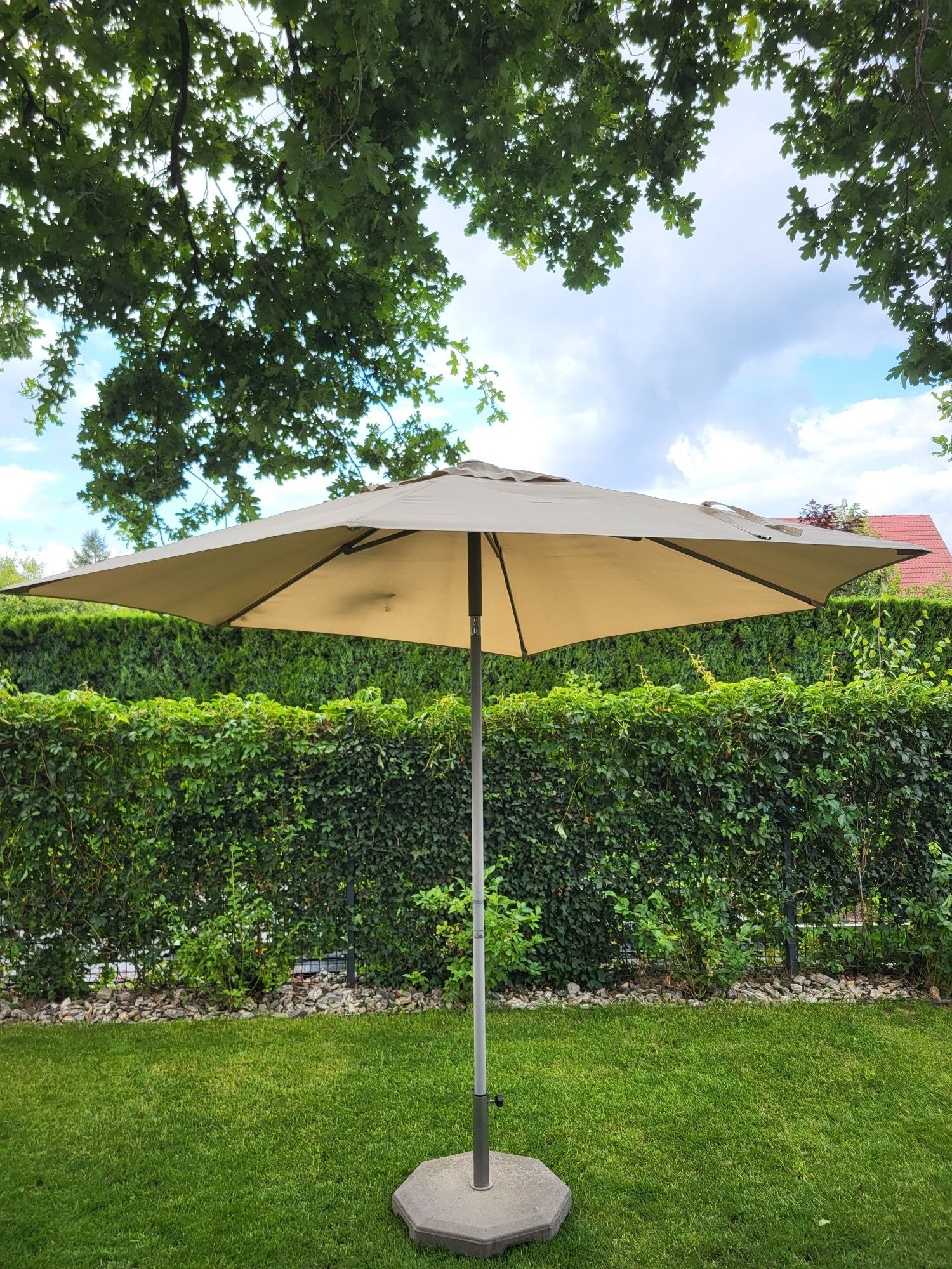 Parasol ogrodowy Ikea z podstawką i pokrowcem