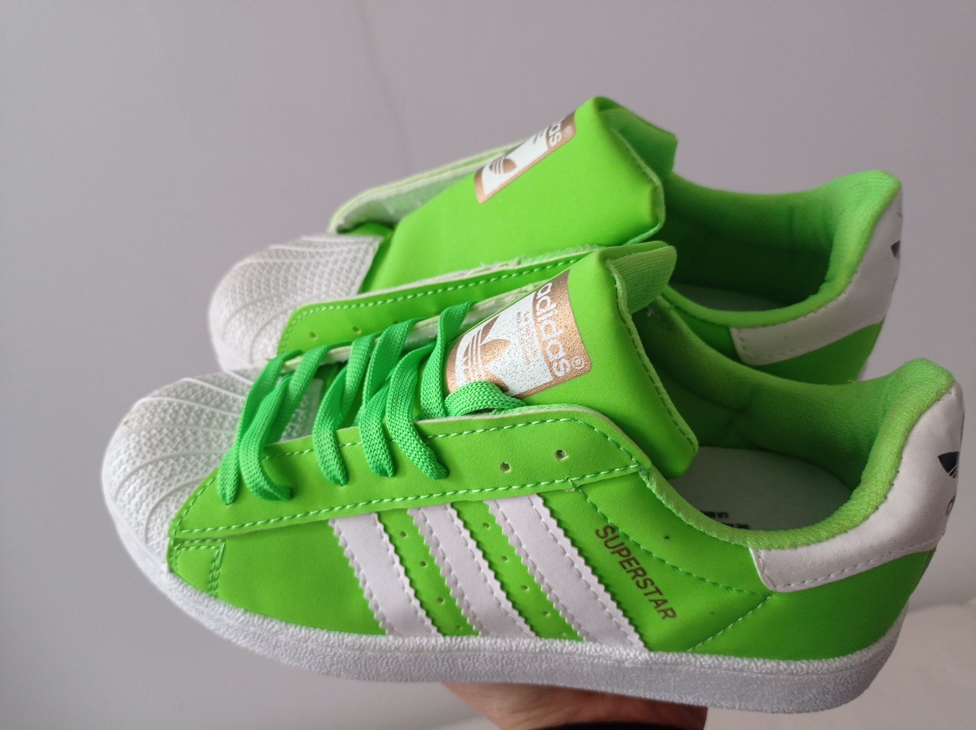 Wyprzedaż Adidas zielony NEON 36 sportowe buty