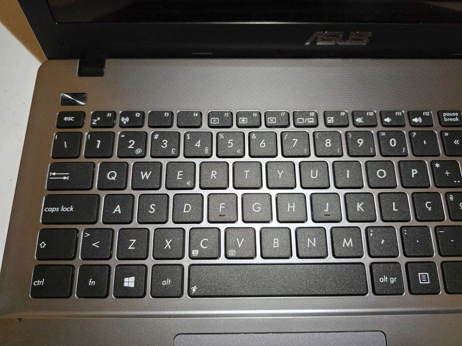 Portátil Asus K550JX