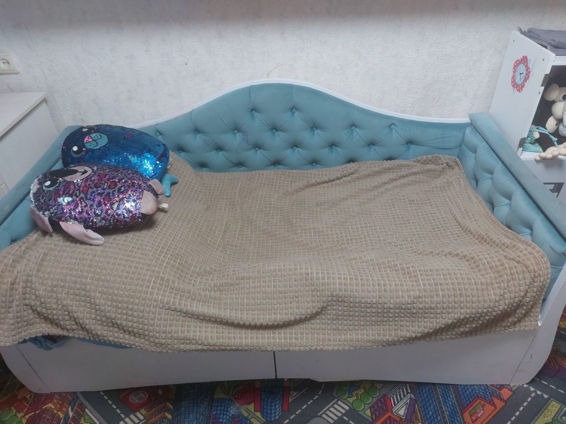 Дитячий диван, ліжко