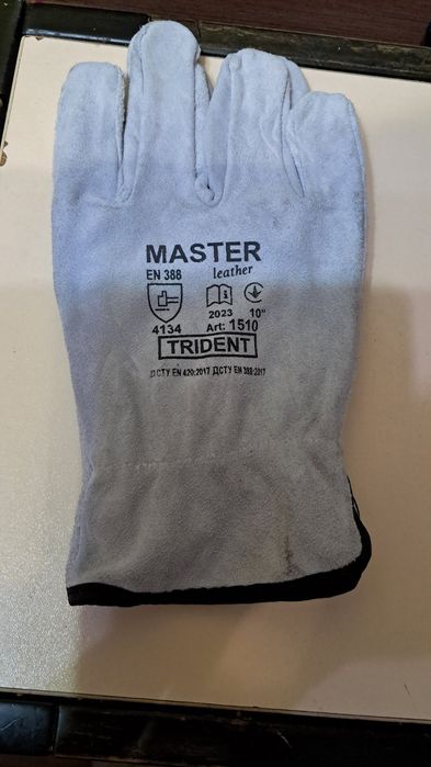 Перчатки рабочие,против порезов,высокого качества!!!