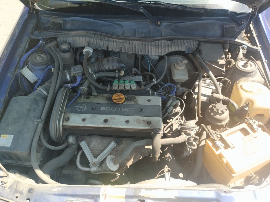 Пролам машину Опель вектор а 95 року