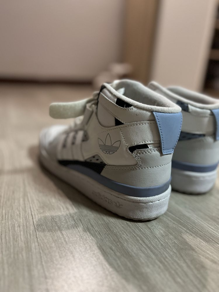 Sapatilhas Adidas tam 42
