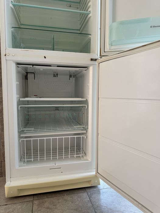 холодильник electrolux