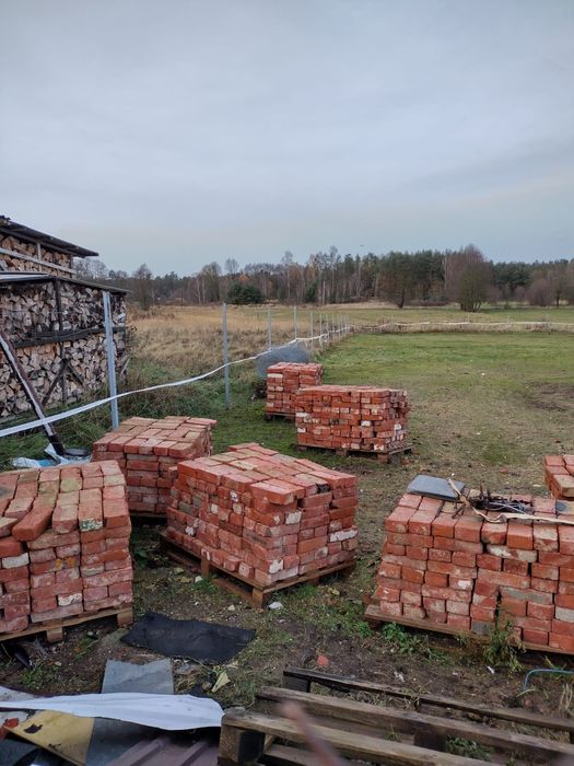 Cegła czerwona czysta