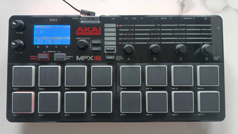 Sampler AKAI MPX16