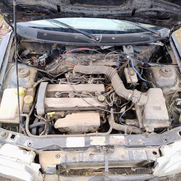 Разборка Форд эскорт 1.8. мотор коробка