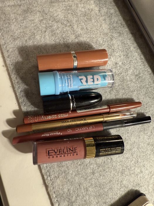 Pomadki i konturowki mix