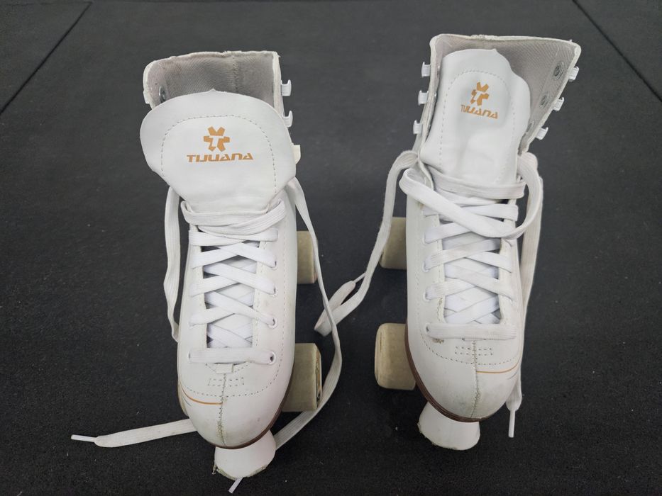 Patins 4 rodas - marca Tijuana N°