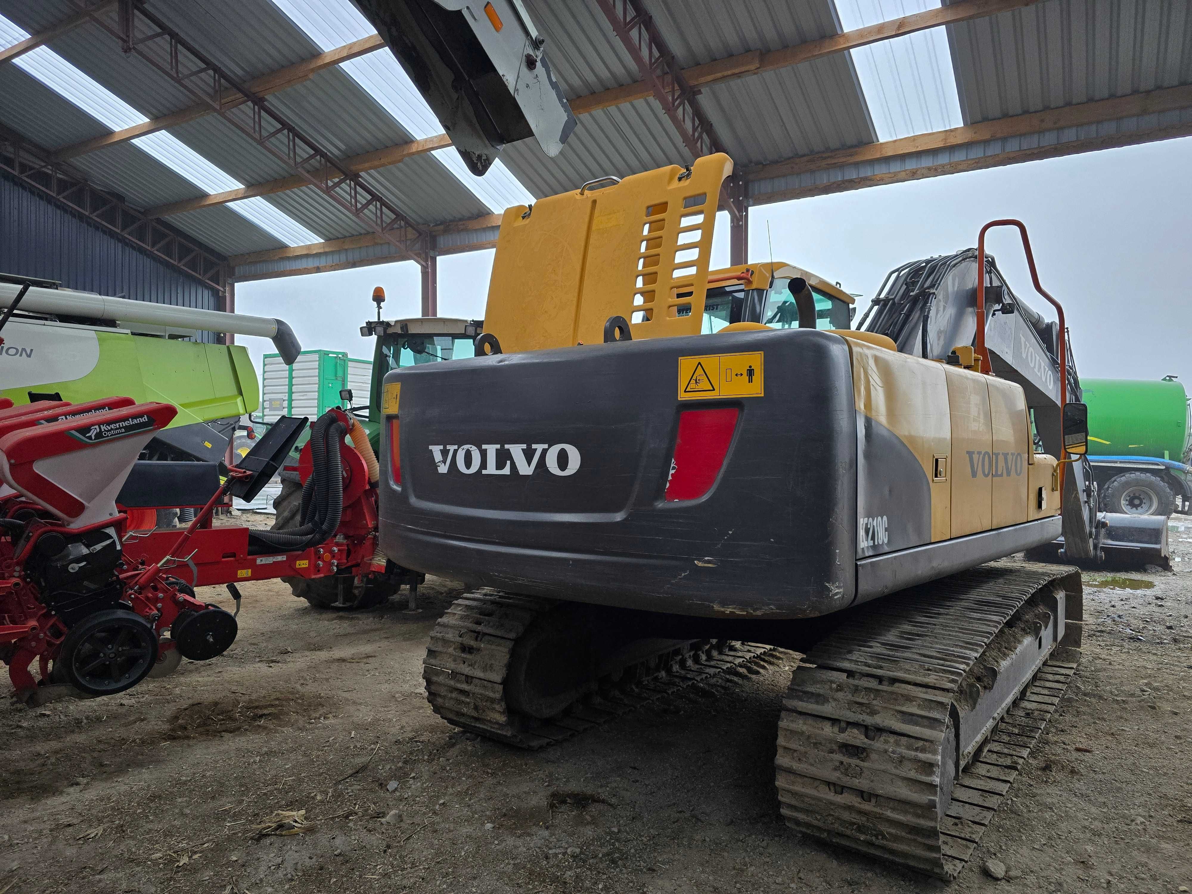 Koparka Volvo 210