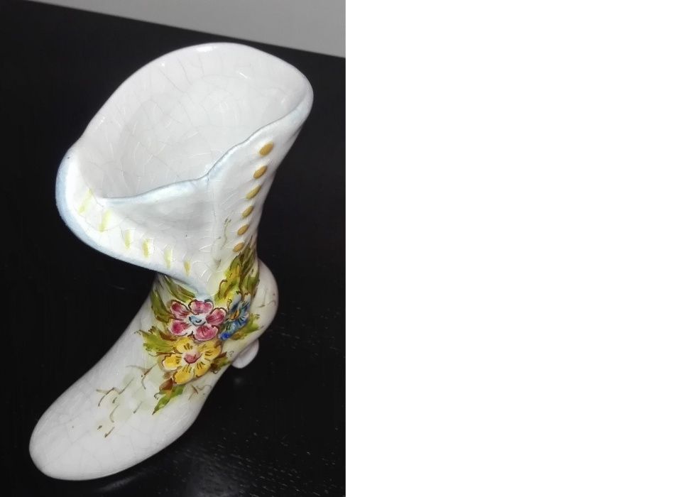 Botas e sapatos em porcelana