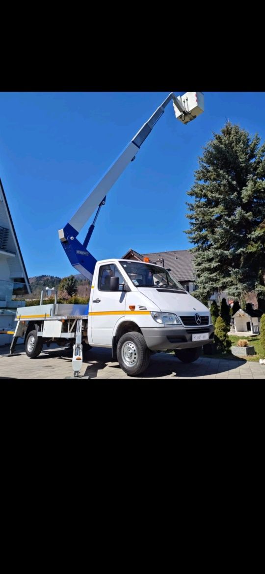 Mycie elewacji,dachów zwyżką 21.5 m,mycie kostki 300 Bar,