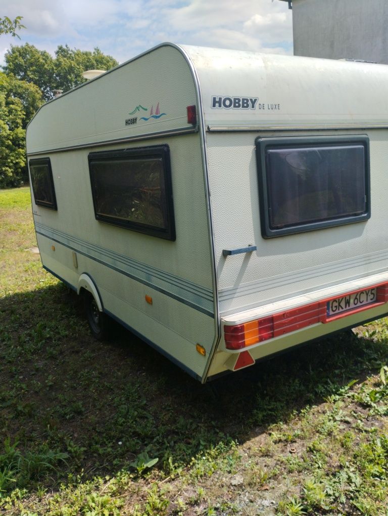 Sprzedam przyczepę kempingową.