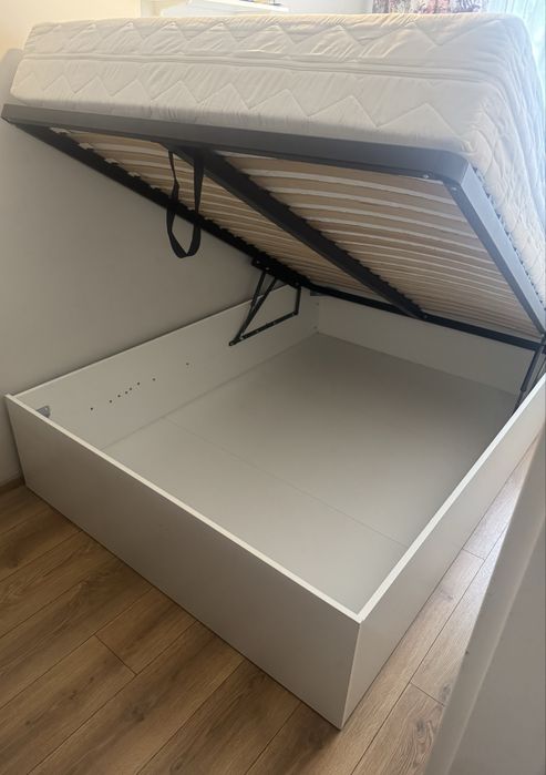 Łóżko Panama M 140x200 stelaż metalowy z materacem - stan idealny