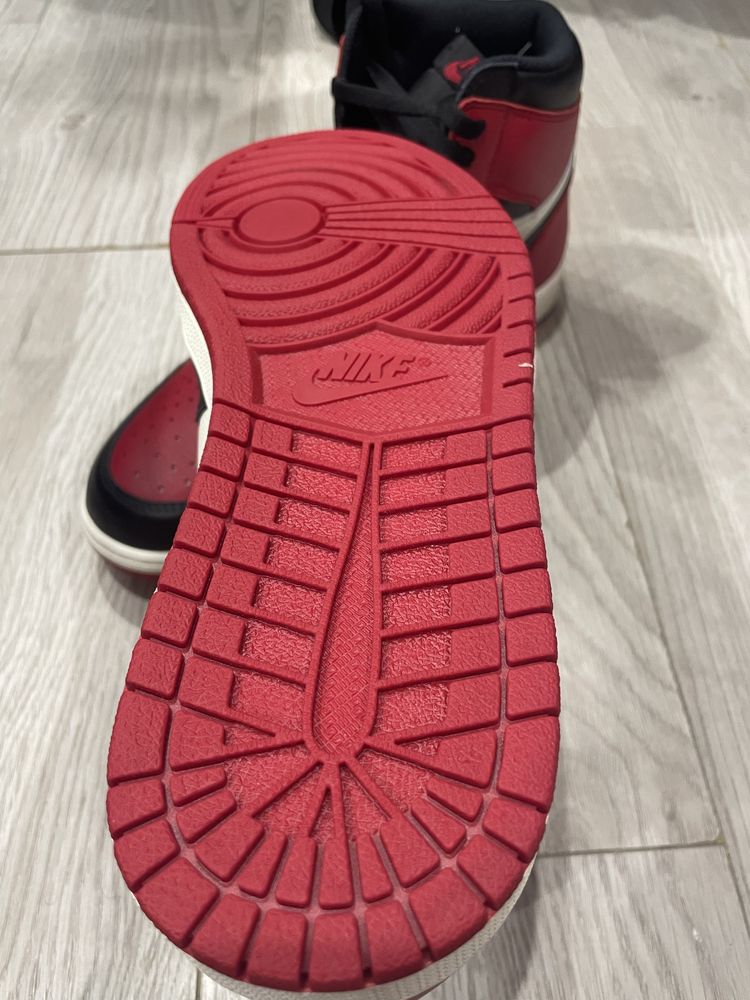 Nike Air Jordan 1 High Bred Toe