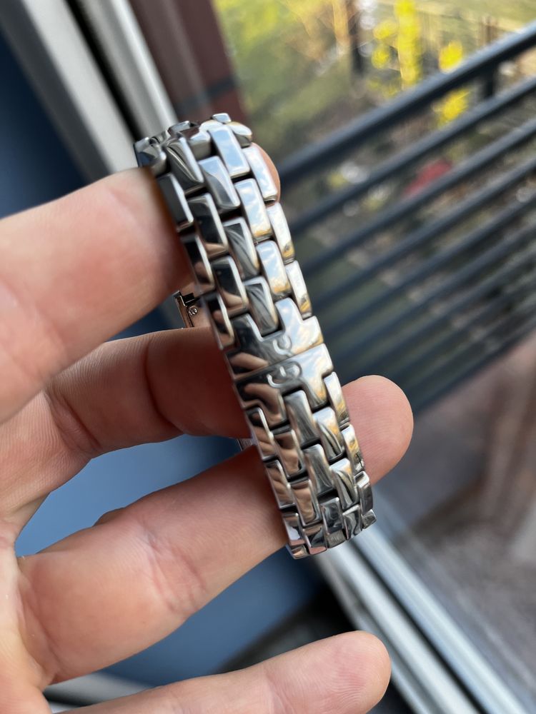 Zegarek damski Guess swiss made