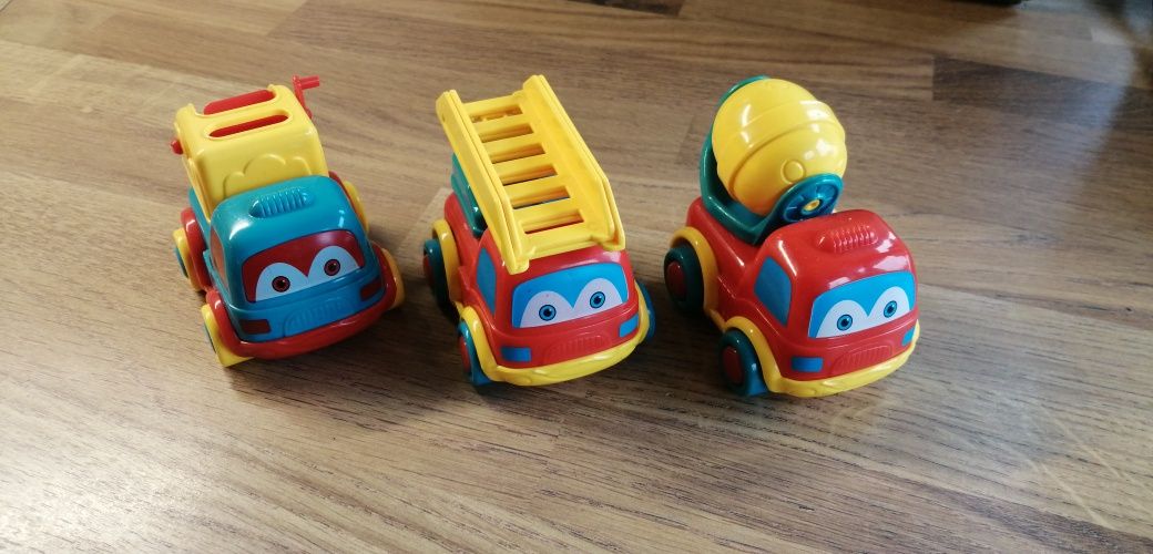 3 małe autka zabawki