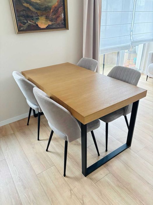 Stół Tarsele z kompletem 4 krzeseł