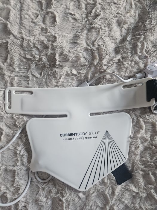 Sprzedam maskę na szyję I dekolt Currentbody series2