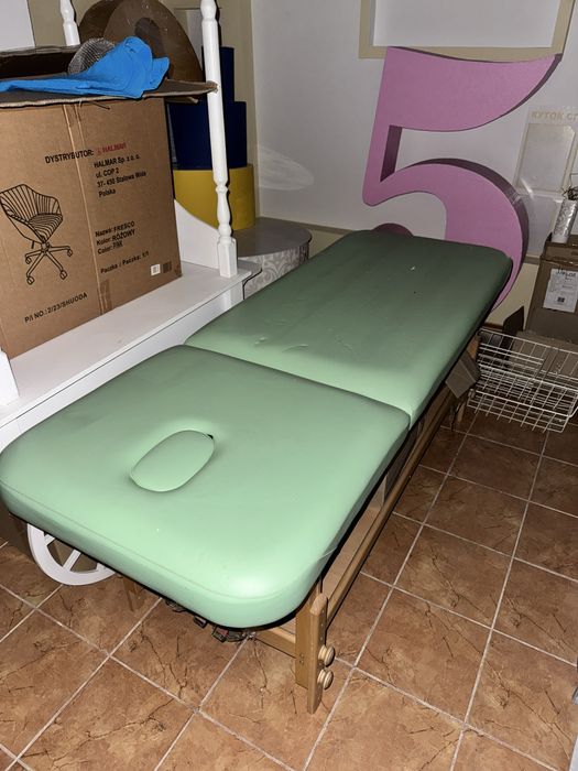 Кушетка для масажу чи салонів краси