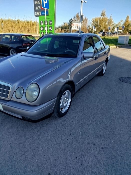 Mercedes Benz E220 CDI
