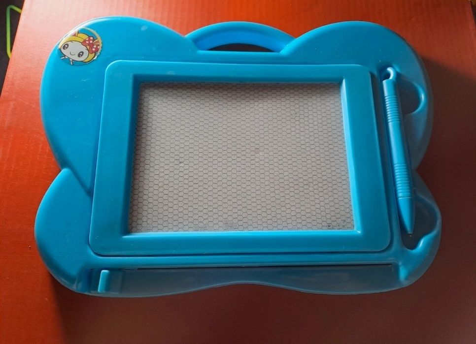 Lousa mágica escreve e apaga