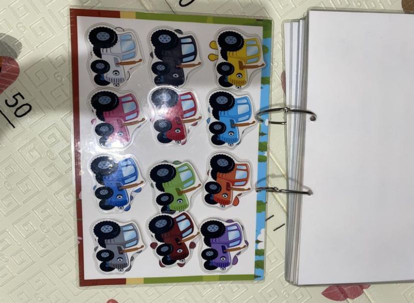 Розвиваючий альбом на липучках