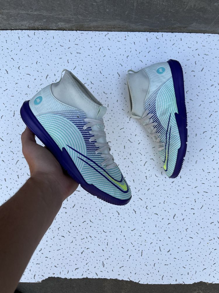 Обувь для зала Nike Mercurial SUPERFLY 8 Academy MDS IC Junior