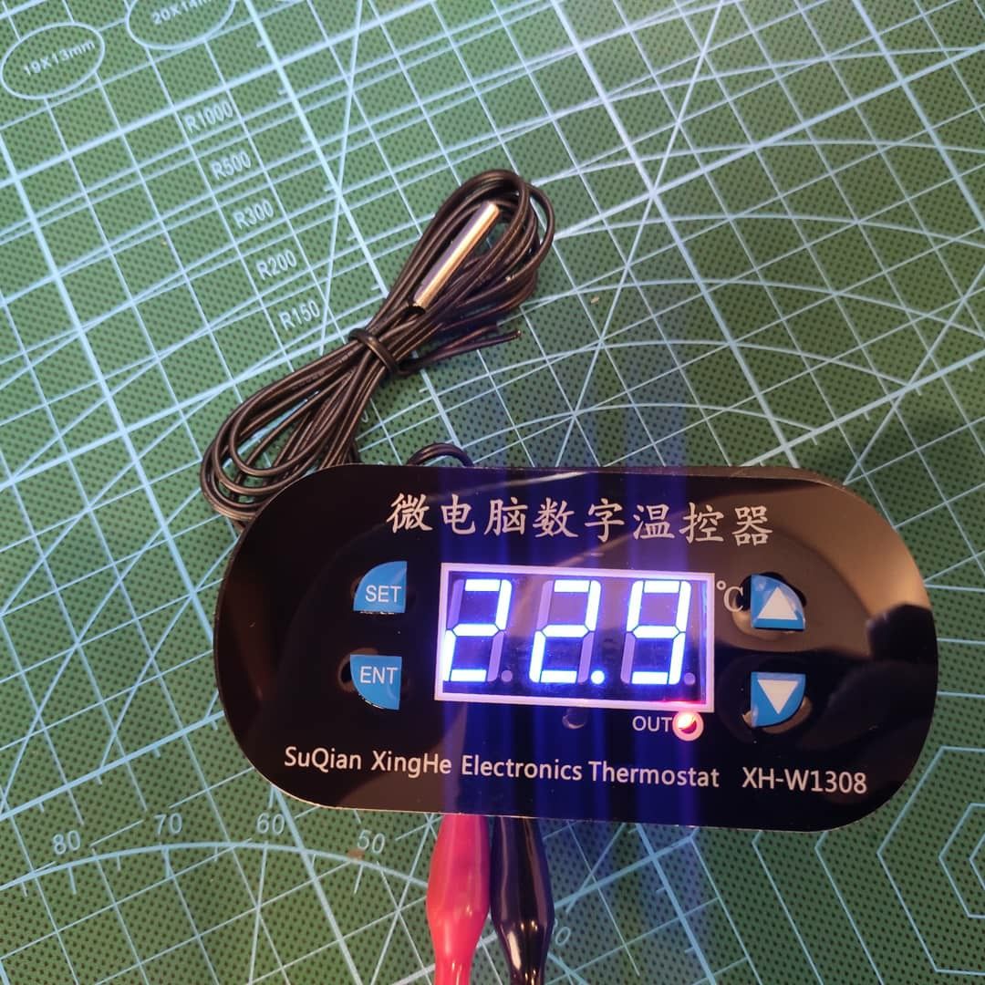Контроллер температуры W1308