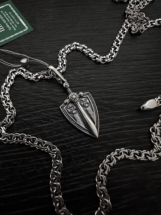 Срібний щит з мечем та срібний ланцюжок бісмарк