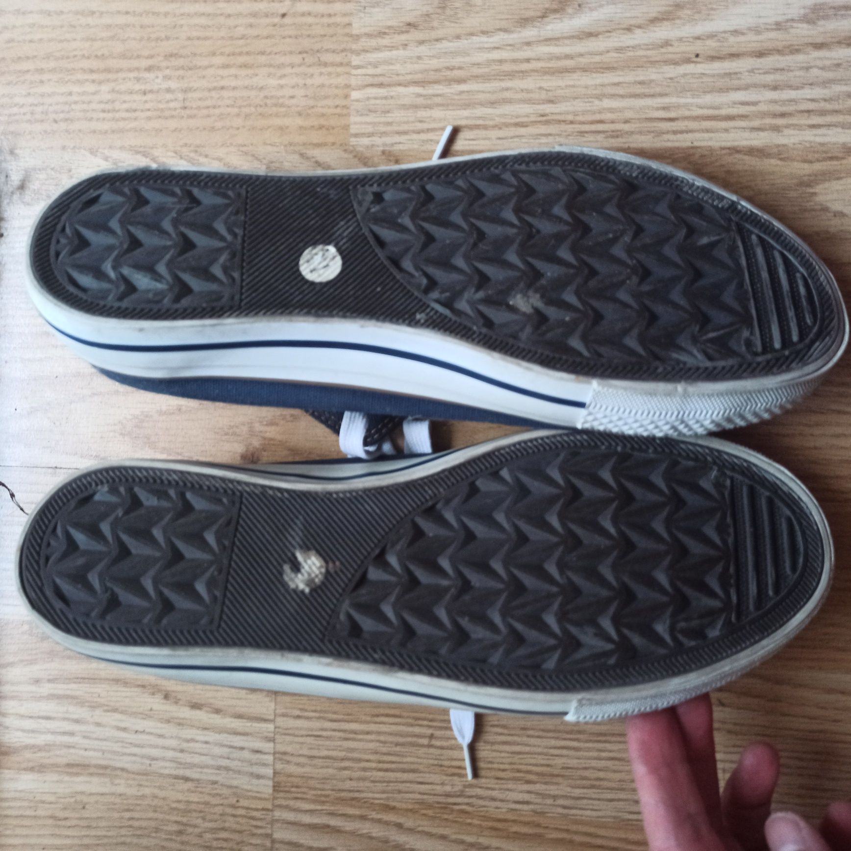 Buty sportowe, trampki, tenisówki r.40