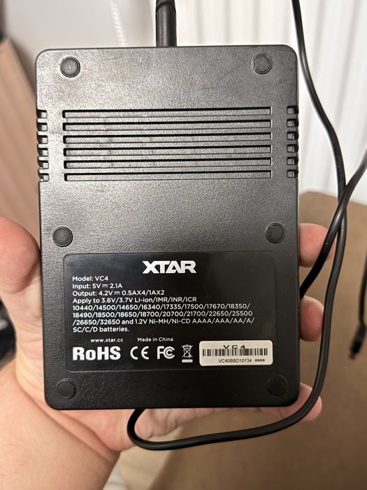 Ładowarka do akumulatorów VC4