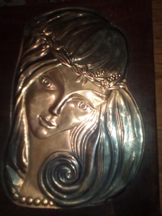 Портрет " Олеся " (чеканка 70 годов).