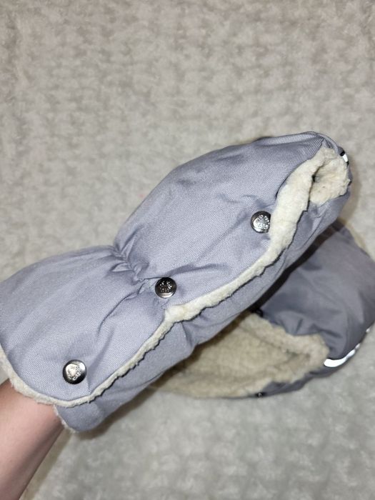 Рукавиці, муфти  на коляску, санчата сірі та блакитні