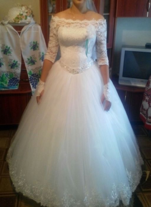 Продам або здам на прокат весільну сукню)))