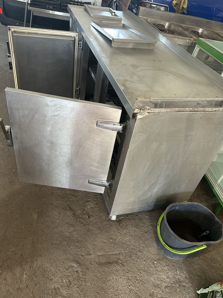 Balcao refrigerado com maquina de cerveja