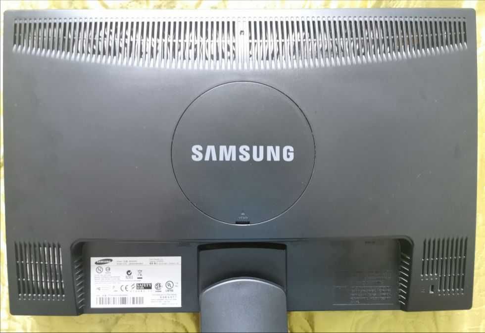 Monitor Samsung Syncmaster 2043 nwx  20"