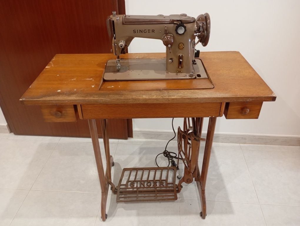 Máquina de costura Vintage Singer