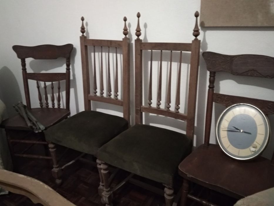 Cadeiras antigas várias