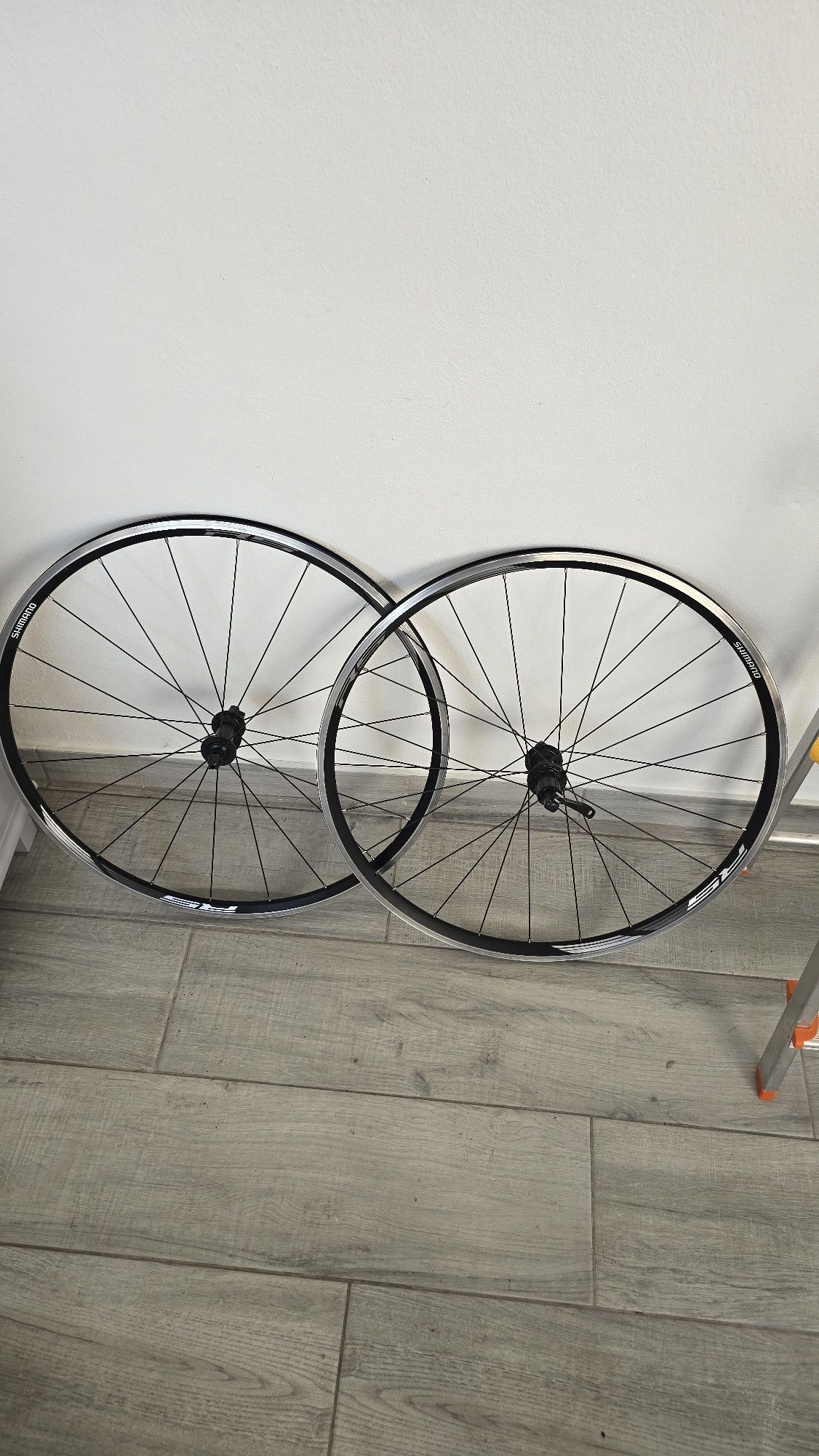 Rodas Shimano RS