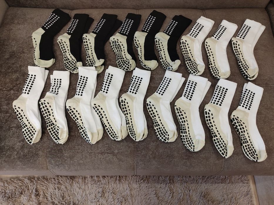 Спортивне взуття.Спортивні носки.Футбольне взуття.Копочки.Футзалки.М'я