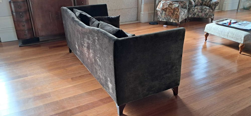 Sofá 230x86x89 (cm), altura chão /assento 50(cm)