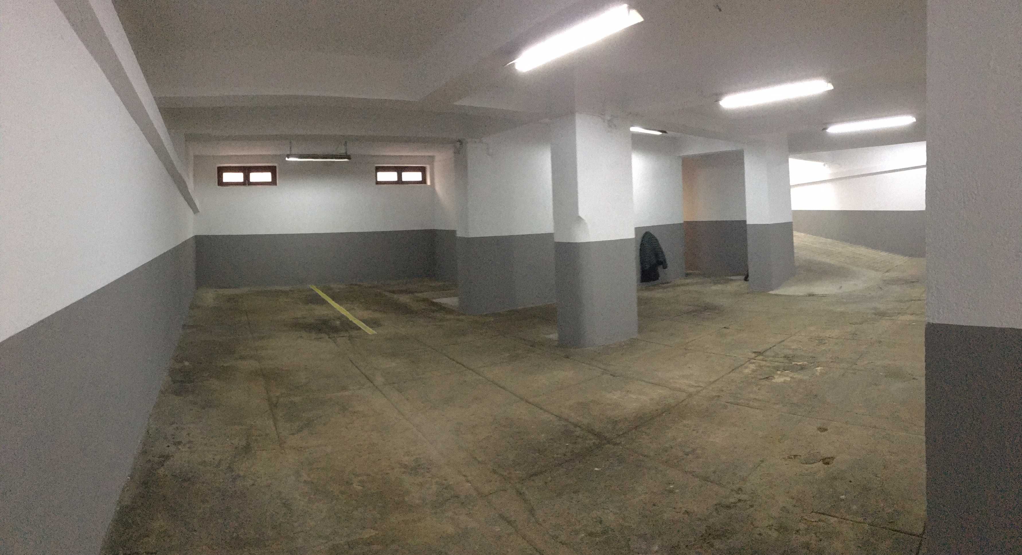 Parqueamento para Carros e Motos - TORRE Da MARINHA