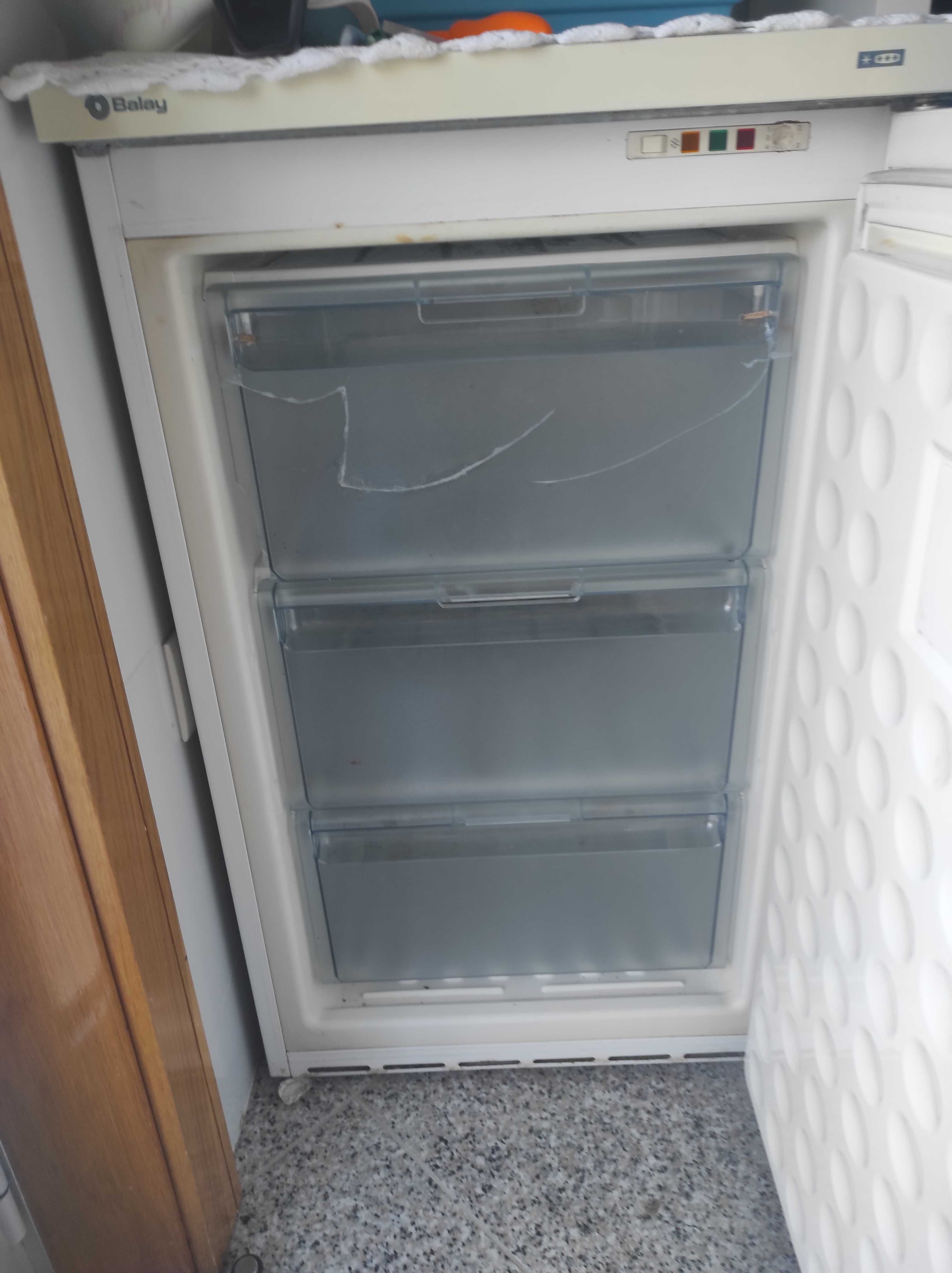Arca congeladora com 3 gavetas