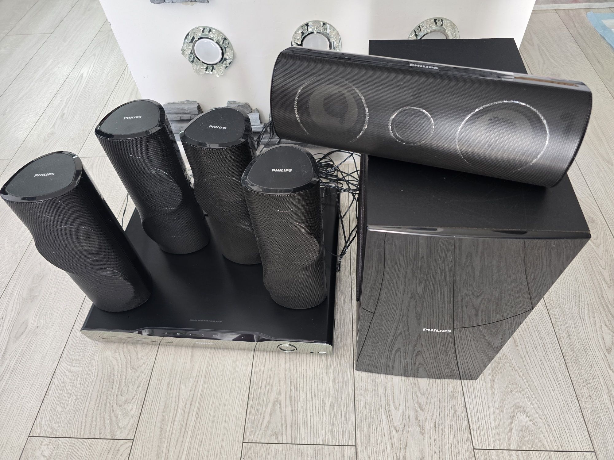 Zestaw kina domowego 5.1 Philips HTS5580/12